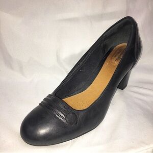 EUC Clarks ActiveAir Black Leather Pump Heels